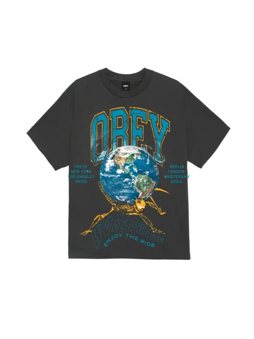 Το Enjoy The Ride Classic T-Shirt είναι ένα κλασικό T-shirt σε Regular Fit, με ιδιαίτερο graphic print στο μπροστινό μέρος.