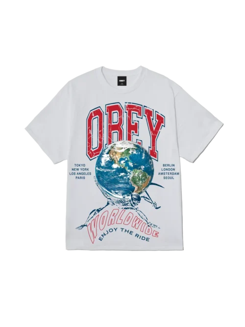 Το Enjoy The Ride Classic T-Shirt συνδυάζει κλασική γραμμή και χαρακτηριστικό streetwear design.