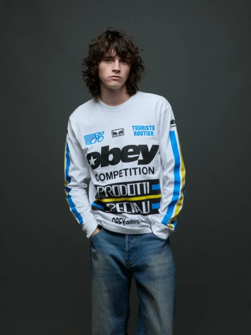 Το OBEY Competition Classic LS T-Shirt είναι ένα διαχρονικό μακρυμάνικο T-shirt με κλασική γραμμή και χαρακτηριστικά γραφικά της OBEY στο μπροστινό και πίσω μέρος.