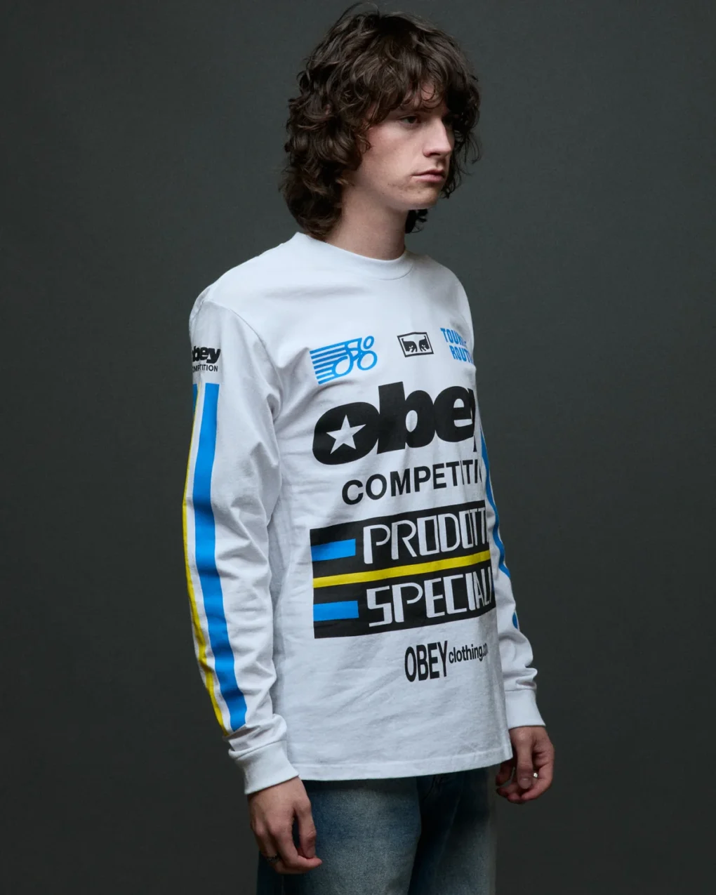 Το OBEY Competition Classic LS T-Shirt είναι ένα διαχρονικό μακρυμάνικο T-shirt με κλασική γραμμή και χαρακτηριστικά γραφικά της OBEY στο μπροστινό και πίσω μέρος.
