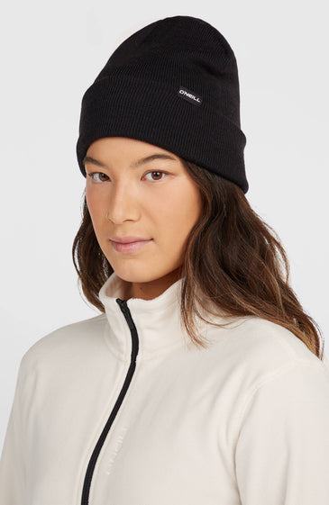 Το O'Neill Dolomite Beanie είναι ένα πρακτικό και ευέλικτο σκουφάκι, σχεδιασμένο για να προσφέρει ζεστασιά στις πιο κρύες καιρικές συνθήκες. Η διπλή κατασκευή και η λεπτή πλεκτή υφή του συμβάλλουν στη διατήρηση της θερμότητας, προσφέροντας παράλληλα άνετη εφαρμογή.