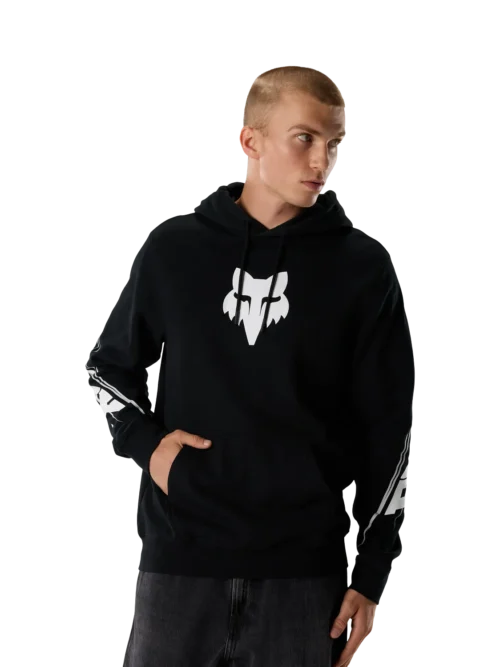 Ένα iconic hoodie της Fox αποτελεί βασικό κομμάτι στη γκαρνταρόμπα κάθε φίλου της μάρκας. Το Apex Pullover Hoodie συνδυάζει χαρακτηριστικό Fox στυλ, άνεση και ζεστασιά, αποτελώντας μια ιδανική επιλογή για την καθημερινότητα.