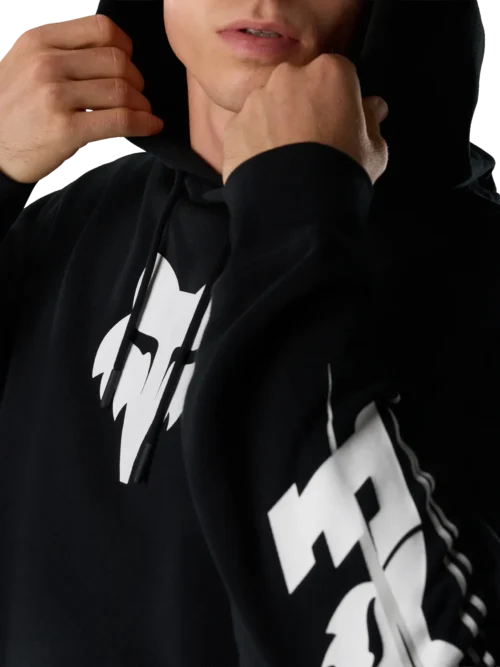 Ένα iconic hoodie της Fox αποτελεί βασικό κομμάτι στη γκαρνταρόμπα κάθε φίλου της μάρκας. Το Apex Pullover Hoodie συνδυάζει χαρακτηριστικό Fox στυλ, άνεση και ζεστασιά, αποτελώντας μια ιδανική επιλογή για την καθημερινότητα.