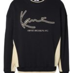 Το ανδρικό Karl Kani Signature Brk Insert Oversized Crew συνδυάζει άνεση και αυθεντικό streetwear χαρακτήρα. Η oversized γραμμή προσφέρει χαλαρή και άνετη εφαρμογή, ενώ το κεντητό λογότυπο στο κέντρο προσθέτει το χαρακτηριστικό στοιχείο του brand.