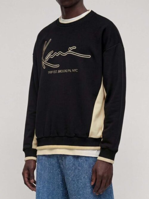 Το ανδρικό Karl Kani Signature Brk Insert Oversized Crew συνδυάζει άνεση και αυθεντικό streetwear χαρακτήρα. Η oversized γραμμή προσφέρει χαλαρή και άνετη εφαρμογή, ενώ το κεντητό λογότυπο στο κέντρο προσθέτει το χαρακτηριστικό στοιχείο του brand.