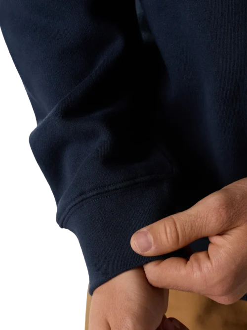 Το Absolute Pullover Crew είναι ένα απαλό, μεσαίου βάρους φούτερ, ιδανικό για τις ημέρες που ο καιρός μεταβαίνει από δροσερός σε πιο κρύος. Η fleece κατασκευή του προσφέρει την απαραίτητη ζεστασιά και άνεση, ενώ παράλληλα παραμένει ιδανικό για layering τις πιο ψυχρές ημέρες.
