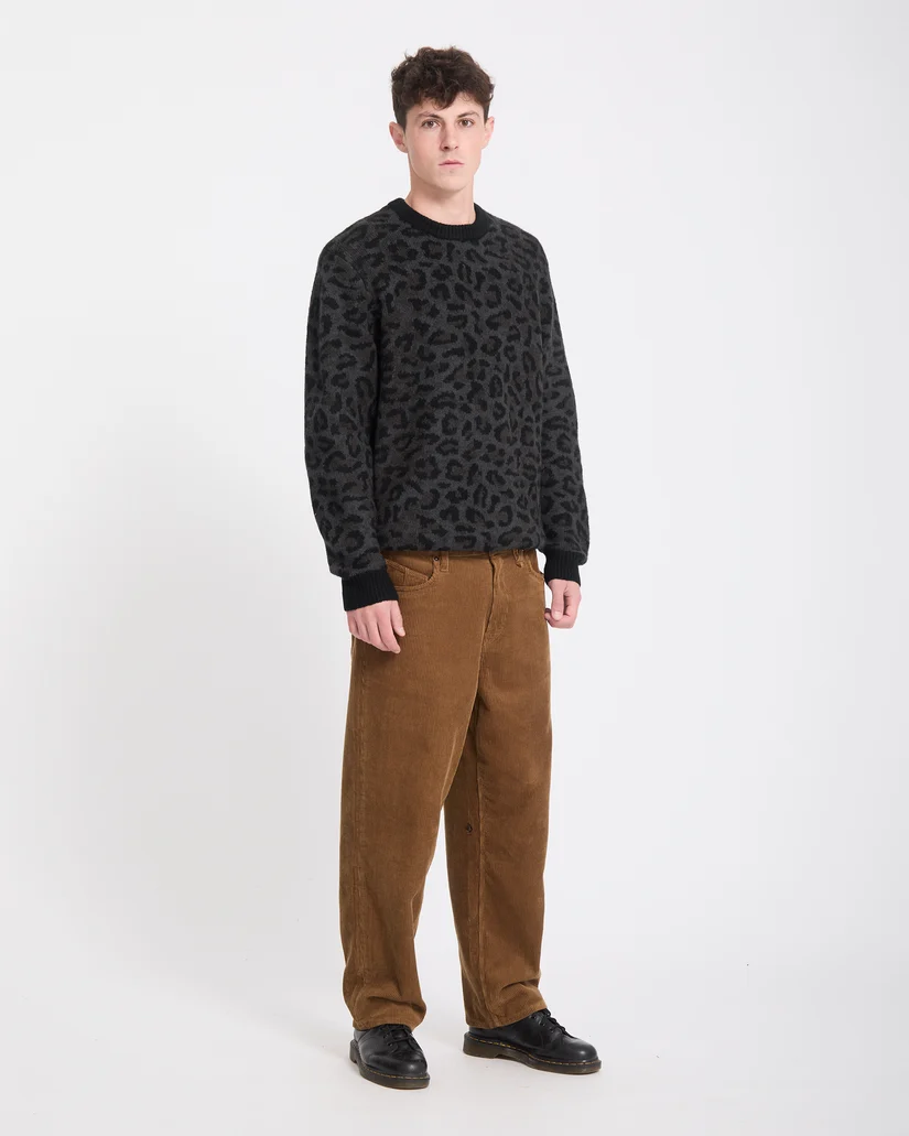Το Volcom Leopold Sweater είναι ένα ανδρικό πλεκτό sweater βαρέως τύπου, σχεδιασμένο για άνεση και ζεστασιά τις πιο κρύες ημέρες.