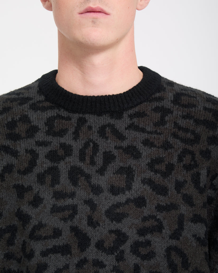 Το Volcom Leopold Sweater είναι ένα ανδρικό πλεκτό sweater βαρέως τύπου, σχεδιασμένο για άνεση και ζεστασιά τις πιο κρύες ημέρες.