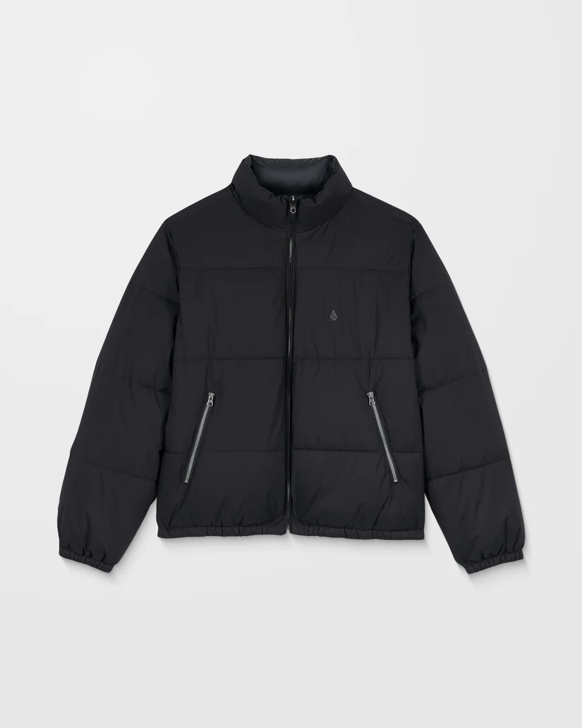 A1732501_BLK_36 Το Volcom Fillmoore Jacket είναι ένα ανδρικό puffer jacket με relaxed fit εφαρμογή και μήκος μέχρι τη μέση, σχεδιασμένο για ζεστασιά και προστασία στις κρύες ημέρες.
