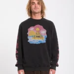 Το Volcom FA Ozzy Crew είναι ένα ανδρικό fleece sweatshirt με classic fit εφαρμογή, σχεδιασμένο για άνεση και ξεχωριστό streetwear χαρακτήρα.
