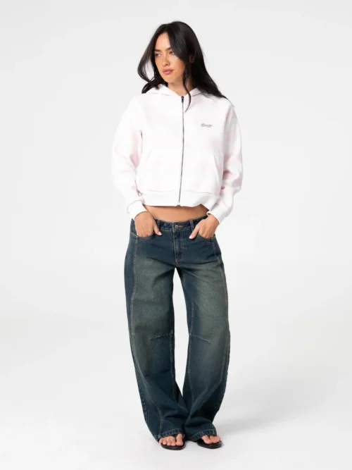 Το G6 Cropped Zip Through Hooded Fleece σε απόχρωση Rusty συνδυάζει relaxed εφαρμογή με sporty αισθητική και ξεχωριστές λεπτομέρειες. Ο cropped σχεδιασμός δημιουργεί μια σύγχρονη σιλουέτα, ενώ οι contrast ρίγες προσθέτουν δυναμικό χαρακτήρα στο design.