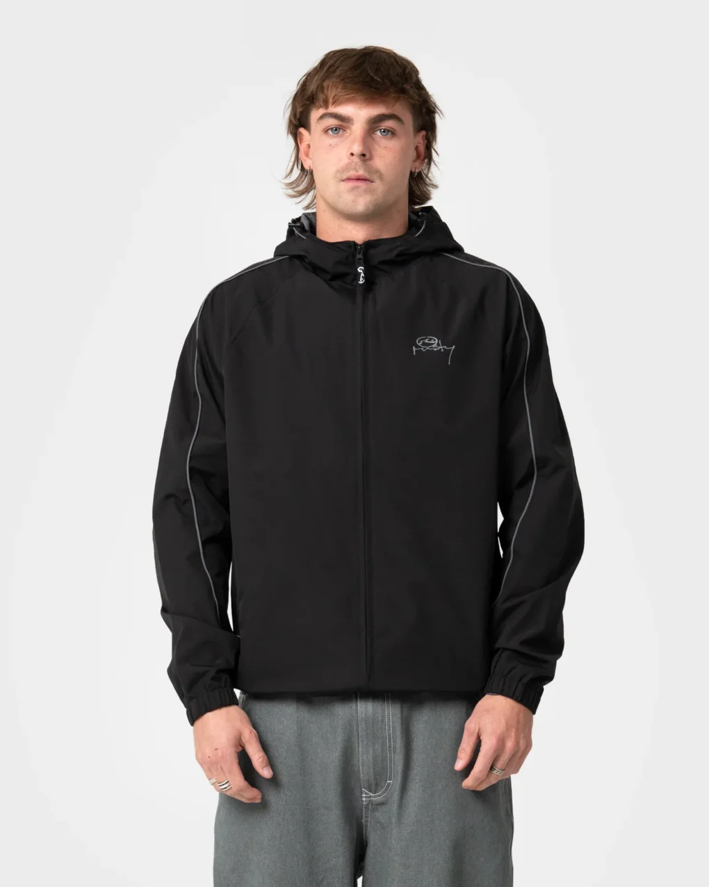 Rusty – Scyther Rain Jacket Αδιάβροχο jacket R2K γραμμής, σχεδιασμένο για προστασία από τη βροχή και άνεση στην καθημερινή χρήση.