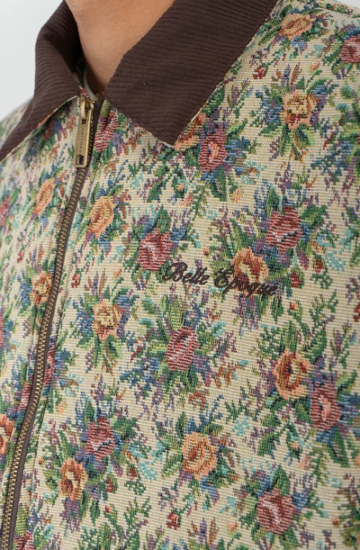 Το Belle Époque Tapestry Jacket της Kaotiko είναι ένα ιδιαίτερο jacket με ξεχωριστή αισθητική, ιδανικό για statement καθημερινές εμφανίσεις.