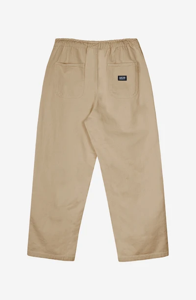 Το Skate Belt Universe Camel Pants της Kaotiko είναι ένα άνετο και πρακτικό παντελόνι με casual και streetwear αισθητική. Κατασκευασμένο από 100% βαμβάκι, προσφέρει φυσική αίσθηση και άνεση στην καθημερινή χρήση.