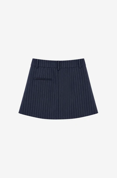 Η Belle Époque Skirt της Kaotiko συνδυάζει κομψότητα και σύγχρονο χαρακτήρα, αποτελώντας μια ιδιαίτερη επιλογή για καθημερινά αλλά και πιο προσεγμένα outfits. Η