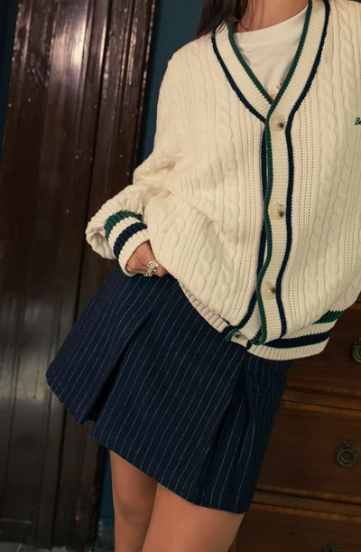 Η Belle Époque Skirt της Kaotiko συνδυάζει κομψότητα και σύγχρονο χαρακτήρα, αποτελώντας μια ιδιαίτερη επιλογή για καθημερινά αλλά και πιο προσεγμένα outfits. Η