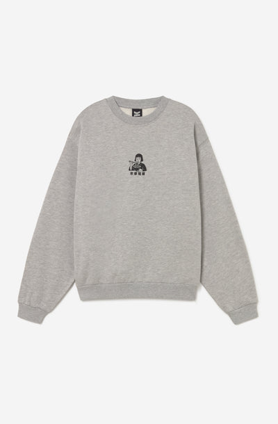 Το Ramen House Gray Sweatshirt της Kaotiko είναι ένα άνετο και casual φούτερ, ιδανικό για καθημερινές streetwear εμφανίσεις. Η σύνθεσή του από 50% βαμβάκι και 50% πολυεστέρα προσφέρει έναν ισορροπημένο συνδυασμό άνεσης, απαλής αίσθησης και πρακτικότητας.