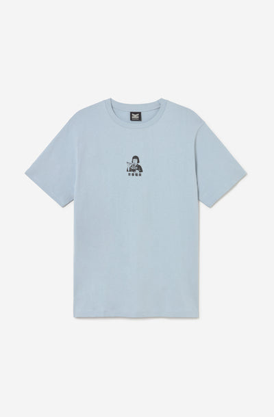 Το Regular Ramen House Niagara T-Shirt της Kaotiko είναι ένα άνετο T-shirt με regular γραμμή, σχεδιασμένο για casual και streetwear εμφανίσεις. Κατασκευασμένο από 100% βαμβάκι, προσφέρει απαλή και ευχάριστη αίσθηση, ιδανική για καθημερινή χρήση.