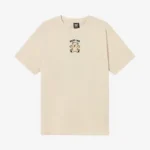 Το Hug Station Organic Tobacco Regular Fit T-Shirt της Kaotiko είναι ένα άνετο και ευκολοφόρετο T-shirt με regular fit γραμμή και casual streetwear αισθητική. Κατασκευασμένο από 100% οργανικό βαμβάκι, προσφέρει απαλή και φυσική αίσθηση, ιδανική για καθημερινή χρήση.