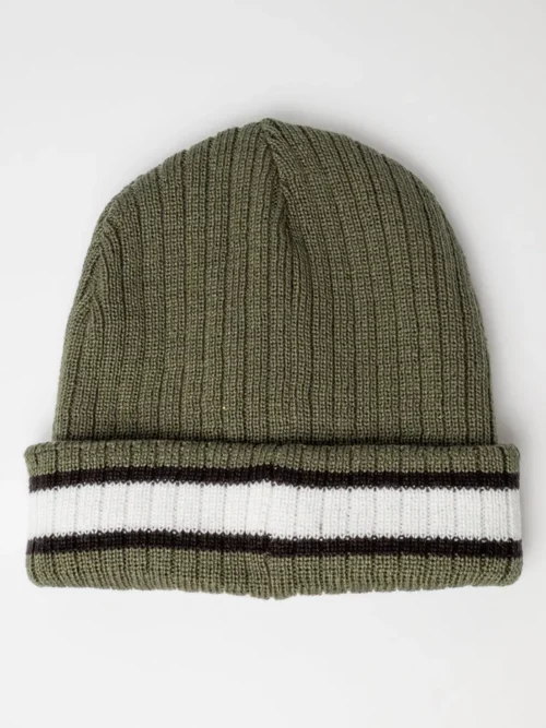 Το Mens Bones Reversible Beanie Hat της Rusty είναι ένα ευέλικτο χειμερινό σκουφάκι με reversible σχεδιασμό, που σου προσφέρει δύο διαφορετικές εμφανίσεις σε ένα. Η απαλή πλεκτή κατασκευή προσφέρει ζεστασιά και άνεση χωρίς ενοχλητική αίσθηση στο δέρμα.