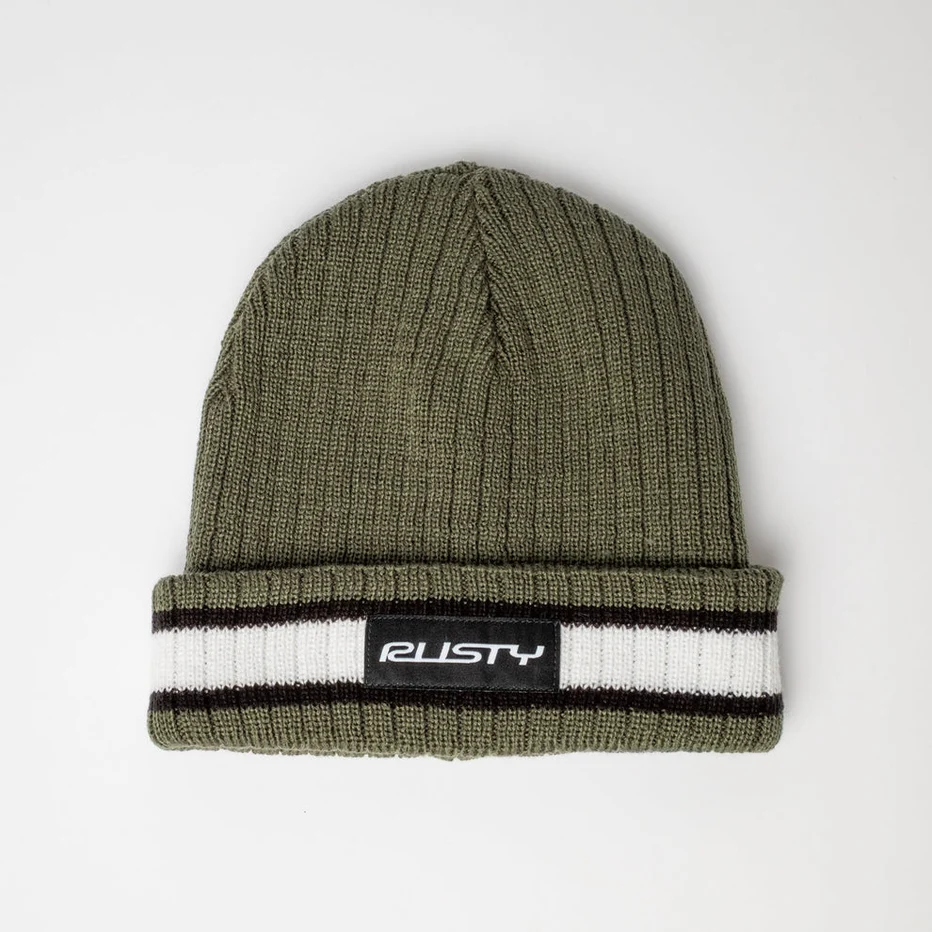 Το Mens Bones Reversible Beanie Hat της Rusty είναι ένα ευέλικτο χειμερινό σκουφάκι με reversible σχεδιασμό, που σου προσφέρει δύο διαφορετικές εμφανίσεις σε ένα. Η απαλή πλεκτή κατασκευή προσφέρει ζεστασιά και άνεση χωρίς ενοχλητική αίσθηση στο δέρμα.