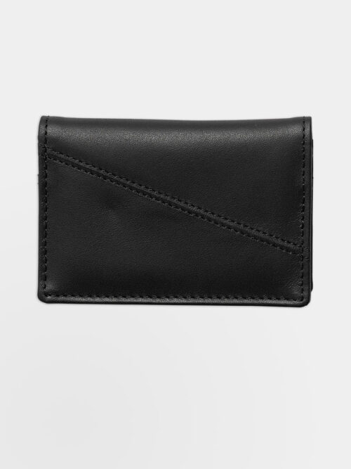Το Volcom Straight Up Cardholder είναι μια λεπτή και πρακτική ανδρική θήκη καρτών, ιδανική για όσους προτιμούν ένα minimal και διακριτικό αξεσουάρ