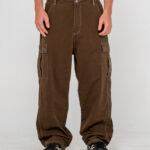 Rusty – Grizzly Baggy Cargo Pant Το Grizzly Baggy Cargo Pant της Rusty συνδυάζει άνεση και έντονο streetwear χαρακτήρα, με baggy εφαρμογή και cargo σχεδιασμό. Διαθέτει έξι πρακτικές τσέπες, προσφέροντας άφθονο χώρο για τα απαραίτητα της καθημερινότητας.