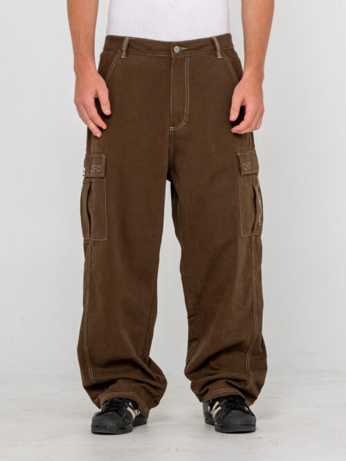 Rusty – Grizzly Baggy Cargo Pant Το Grizzly Baggy Cargo Pant της Rusty συνδυάζει άνεση και έντονο streetwear χαρακτήρα, με baggy εφαρμογή και cargo σχεδιασμό. Διαθέτει έξι πρακτικές τσέπες, προσφέροντας άφθονο χώρο για τα απαραίτητα της καθημερινότητας.