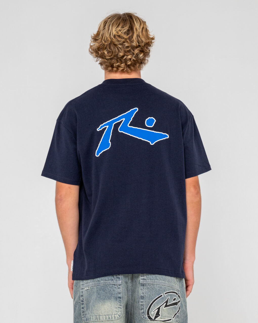 Rusty – Competition 2.0 Short Sleeve Tee Κλασικό κοντομάνικο T-shirt με Regular OG εφαρμογή, σχεδιασμένο για άνετη και διαχρονική εμφάνιση.