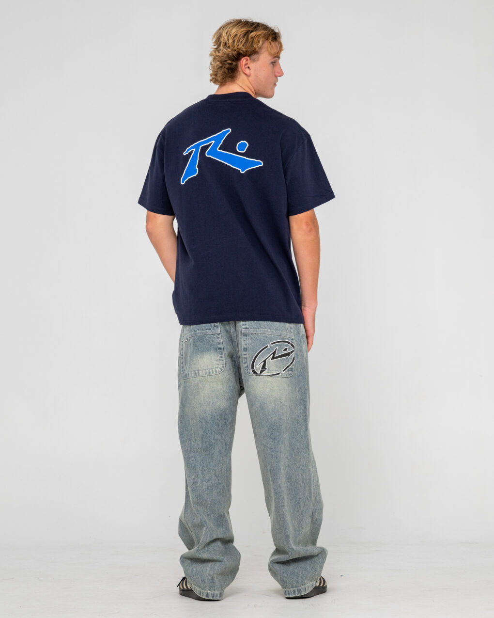 Rusty – Competition 2.0 Short Sleeve Tee Κλασικό κοντομάνικο T-shirt με Regular OG εφαρμογή, σχεδιασμένο για άνετη και διαχρονική εμφάνιση.