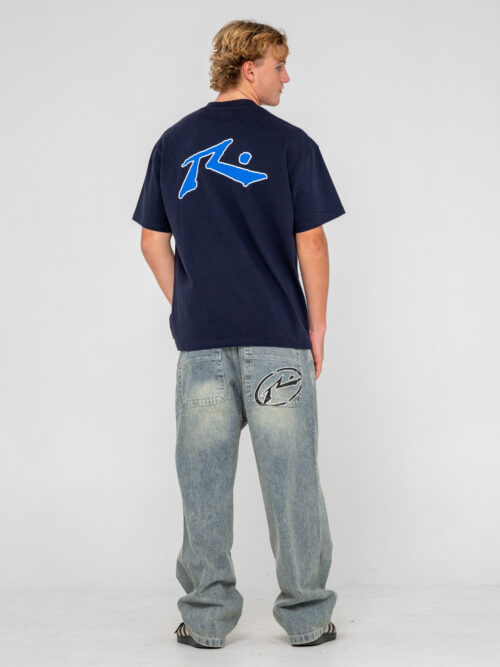 Rusty – Competition 2.0 Short Sleeve Tee Κλασικό κοντομάνικο T-shirt με Regular OG εφαρμογή, σχεδιασμένο για άνετη και διαχρονική εμφάνιση.