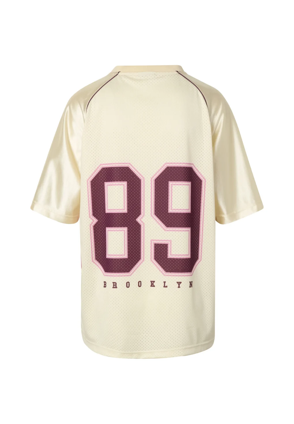 Το Karl Kani OG 89 Round Serif Football Jersey συνδυάζει αυθεντικό streetwear χαρακτήρα με sporty αισθητική. Κατασκευασμένο από ελαφρύ και δροσερό ύφασμα jersey, προσφέρει άνετη εφαρμογή και ξεχωριστό στυλ για καθημερινές εμφανίσεις.