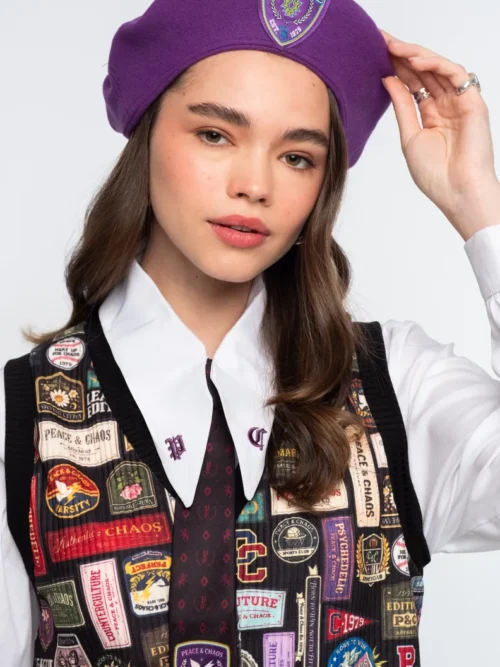 Το Elite Beret της Peace + Chaos αποτελεί ένα διαχρονικό αξεσουάρ που προσθέτει ξεχωριστό χαρακτήρα στις φθινοπωρινές εμφανίσεις. Ο κλασικός σχεδιασμός του συνδυάζεται με σύγχρονες λεπτομέρειες, δημιουργώντας έναν μπερέ που μπορεί να ολοκληρώσει εύκολα διαφορετικά outfits.