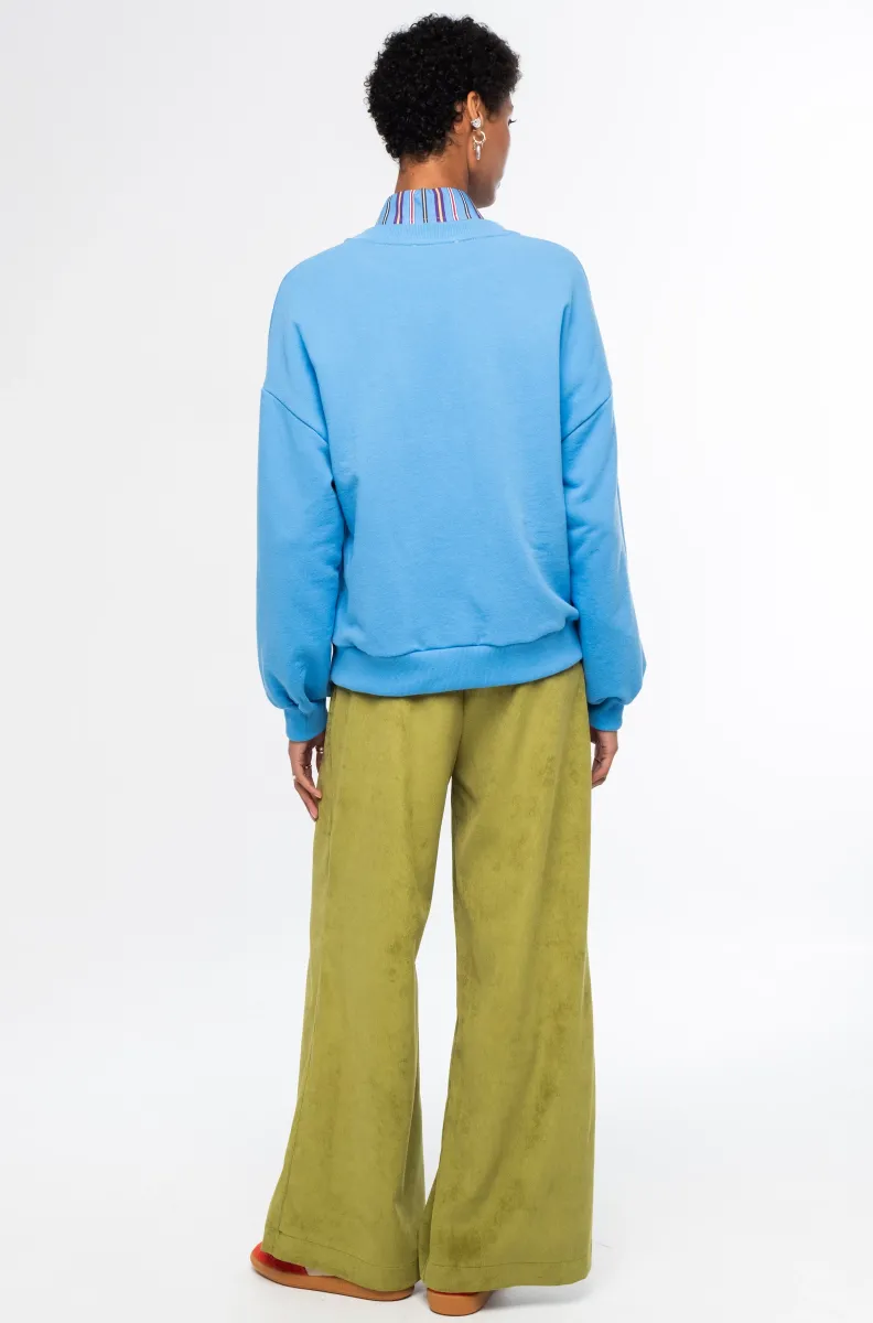 Το Old-School Sweater συνδυάζει την κλασική αισθητική ενός sweatshirt με τις χαρακτηριστικές σχεδιαστικές λεπτομέρειες της Peace + Chaos. Ένα διαχρονικό κομμάτι για τη φθινοπωρινή γκαρνταρόμπα, σχεδιασμένο να ξεχωρίζει μέσα από το ιδιαίτερο print και τις έντονες χρωματικές λεπτομέρειες.