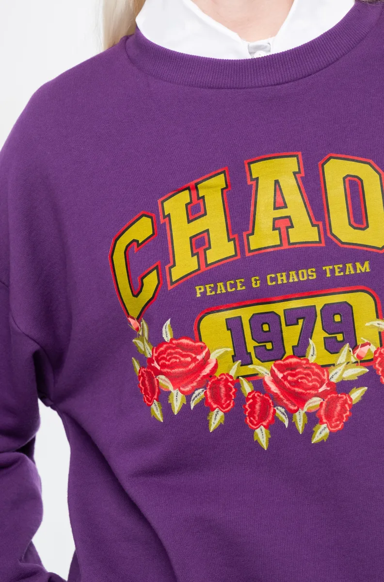Το Old-School Sweater συνδυάζει την κλασική αισθητική ενός sweatshirt με τις χαρακτηριστικές σχεδιαστικές λεπτομέρειες της Peace + Chaos. Ένα διαχρονικό κομμάτι για τη φθινοπωρινή γκαρνταρόμπα, σχεδιασμένο να ξεχωρίζει μέσα από το ιδιαίτερο print και τις έντονες χρωματικές λεπτομέρειες.