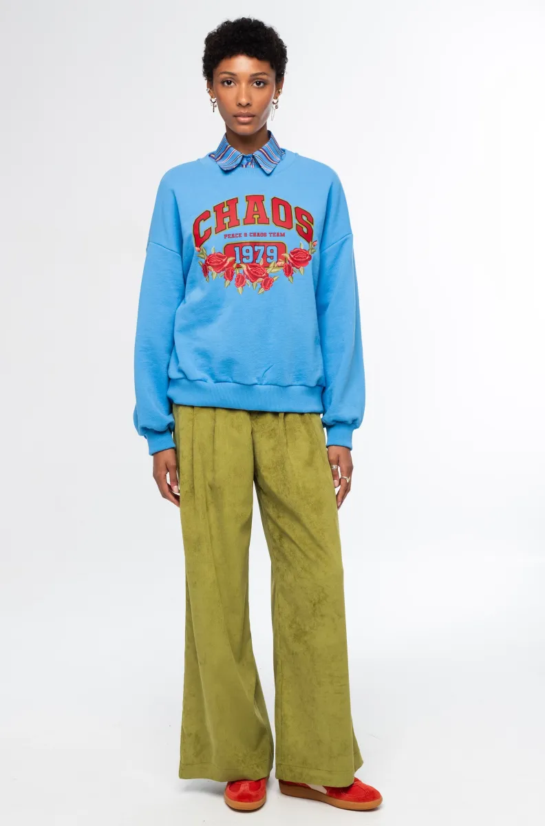 Το Old-School Sweater συνδυάζει την κλασική αισθητική ενός sweatshirt με τις χαρακτηριστικές σχεδιαστικές λεπτομέρειες της Peace + Chaos. Ένα διαχρονικό κομμάτι για τη φθινοπωρινή γκαρνταρόμπα, σχεδιασμένο να ξεχωρίζει μέσα από το ιδιαίτερο print και τις έντονες χρωματικές λεπτομέρειες.