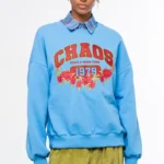 Το Old-School Sweater συνδυάζει την κλασική αισθητική ενός sweatshirt με τις χαρακτηριστικές σχεδιαστικές λεπτομέρειες της Peace + Chaos. Ένα διαχρονικό κομμάτι για τη φθινοπωρινή γκαρνταρόμπα, σχεδιασμένο να ξεχωρίζει μέσα από το ιδιαίτερο print και τις έντονες χρωματικές λεπτομέρειες.