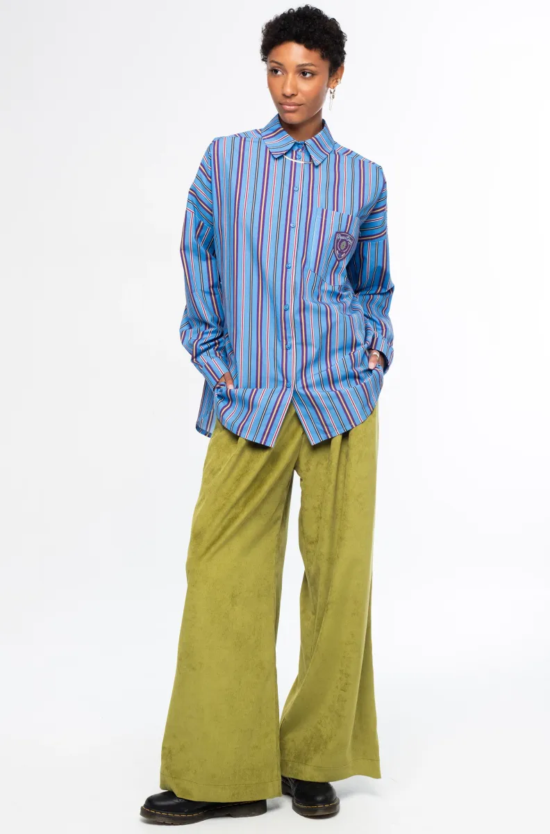 Το REGENCY SHIRT της Peace + Chaos είναι ένα oversized πουκάμισο από δροσερή και ανάλαφρη βαμβακερή poplin, σχεδιασμένο σε relaxed γραμμή για άνετη και σύγχρονη εφαρμογή.