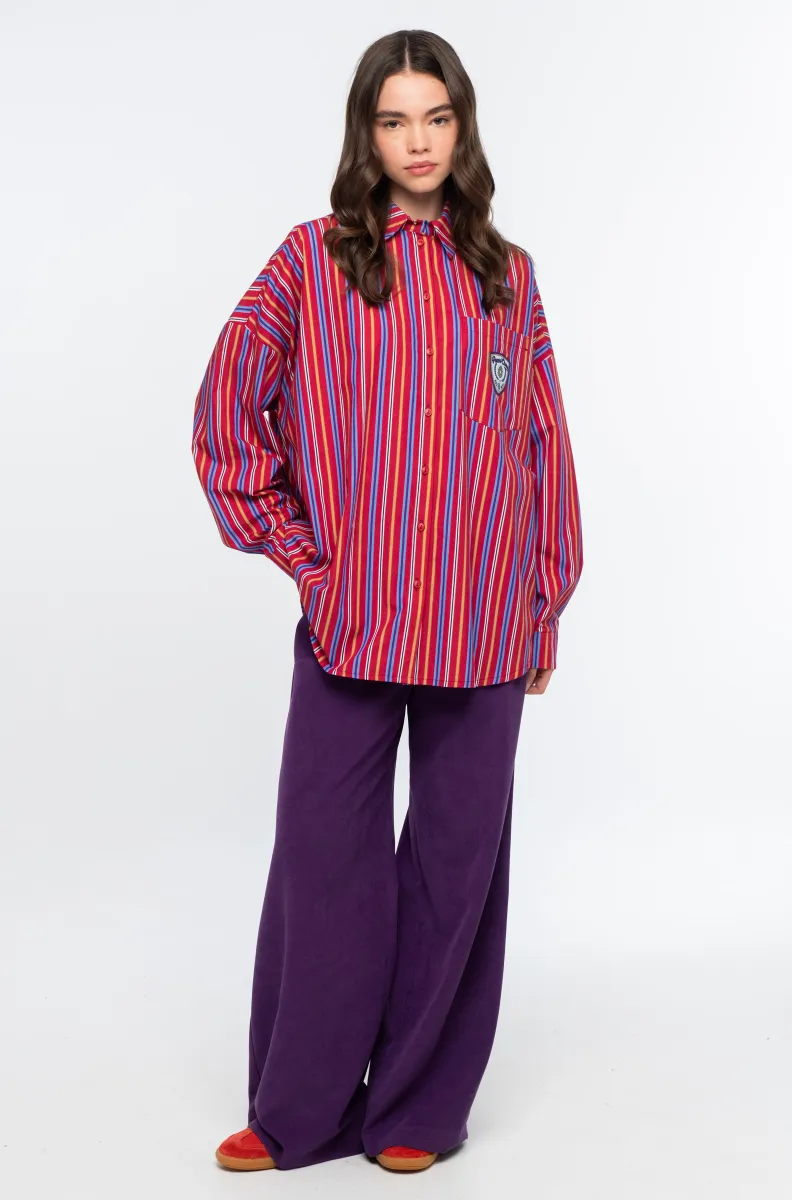 Το REGENCY SHIRT της Peace + Chaos είναι ένα oversized πουκάμισο από δροσερή και ανάλαφρη βαμβακερή poplin, σχεδιασμένο σε relaxed γραμμή για άνετη και σύγχρονη εφαρμογή.