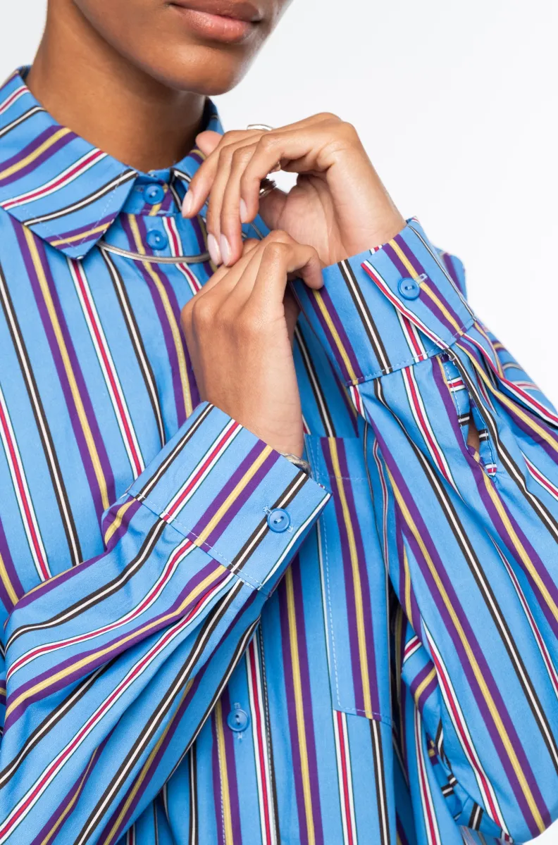 Το REGENCY SHIRT της Peace + Chaos είναι ένα oversized πουκάμισο από δροσερή και ανάλαφρη βαμβακερή poplin, σχεδιασμένο σε relaxed γραμμή για άνετη και σύγχρονη εφαρμογή.
