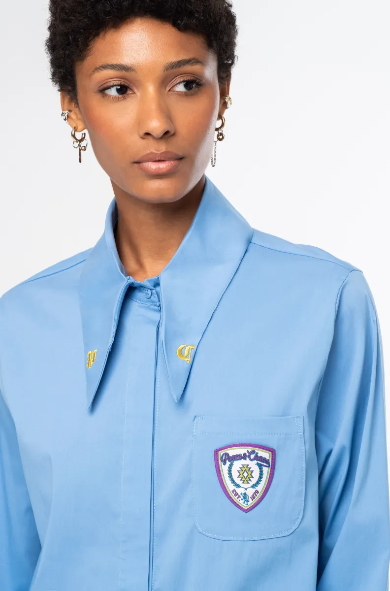 Το Posh Shirt από την ελληνική εταιρεία Peace + Chaos επαναπροσδιορίζει το κλασικό, κομψό πουκάμισο μέσα από τη χαρακτηριστική αισθητική του brand.