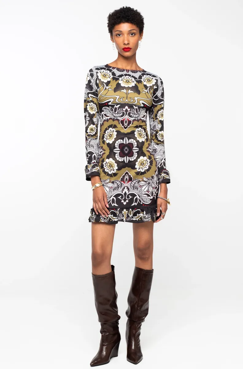w26907_1 Το BLOOM DRESS της Peace + Chaos συνδυάζει τη θηλυκή κομψότητα με μια boho διάθεση, δημιουργώντας ένα ξεχωριστό mini φόρεμα με έντονη προσωπικότητα. Οι frill λεπτομέρειες στο τελείωμα και στις μανσέτες προσθέτουν κίνηση και μια παιχνιδιάρικη πινελιά στη bodycon σιλουέτα.