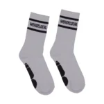 Οι DIVISION GREY SOCKS συνδυάζουν άνεση και sporty αισθητική σε μια διαχρονική γκρι απόχρωση.