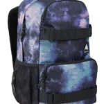Το Burton Treble Yell 21L Backpack είναι ένα πρακτικό και μοντέρνο σακίδιο πλάτης με λεπτό σχεδιασμό, ειδική θήκη για φορητό υπολογιστή και ιμάντες μεταφοράς skateboard. Είναι ιδανικό για καθημερινές μετακινήσεις, σχολή, εργασία και δραστηριότητες στην πόλη.