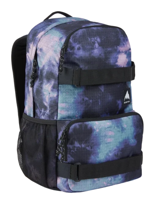 Το Burton Treble Yell 21L Backpack είναι ένα πρακτικό και μοντέρνο σακίδιο πλάτης με λεπτό σχεδιασμό, ειδική θήκη για φορητό υπολογιστή και ιμάντες μεταφοράς skateboard. Είναι ιδανικό για καθημερινές μετακινήσεις, σχολή, εργασία και δραστηριότητες στην πόλη.