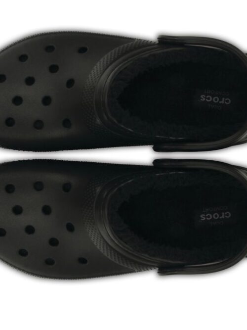 Η αγαπημένη άνεση των Crocs Classic Clog αποκτά μια πιο ζεστή εκδοχή, ιδανική για όλη τη χειμερινή σεζόν. Τα Classic Lined Clog διαθέτουν μαλακό, χνουδωτό εσωτερικό που προσφέρει επιπλέον ζεστασιά και άνεση, είτε βρίσκεστε στο σπίτι είτε σε εξωτερικούς χώρους.