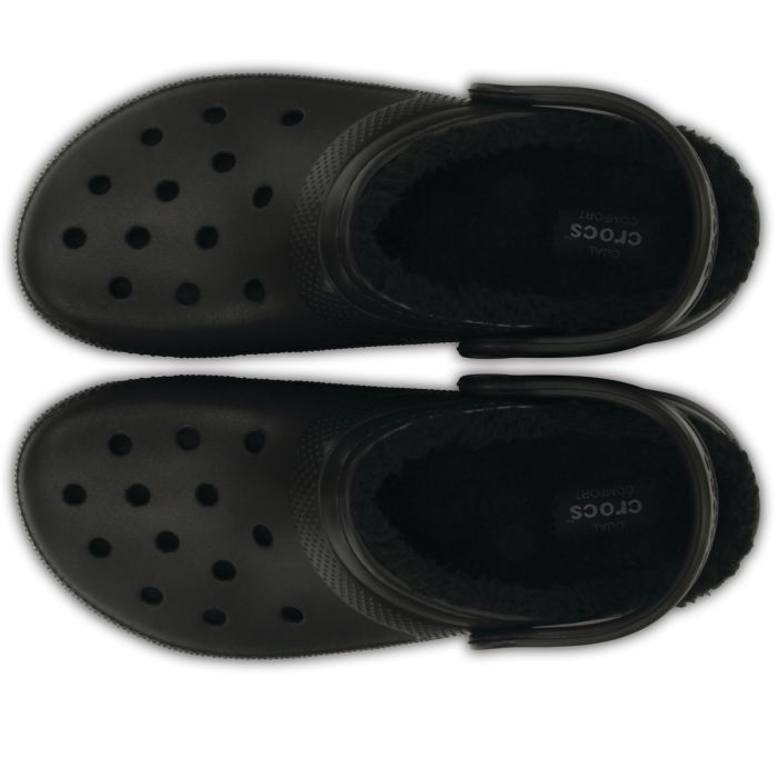 Η αγαπημένη άνεση των Crocs Classic Clog αποκτά μια πιο ζεστή εκδοχή, ιδανική για όλη τη χειμερινή σεζόν. Τα Classic Lined Clog διαθέτουν μαλακό, χνουδωτό εσωτερικό που προσφέρει επιπλέον ζεστασιά και άνεση, είτε βρίσκεστε στο σπίτι είτε σε εξωτερικούς χώρους.
