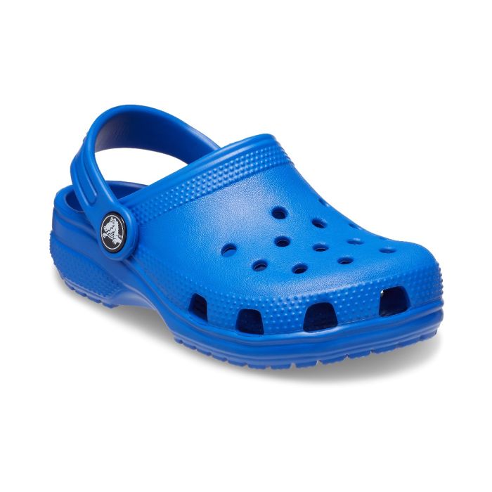 Το αυθεντικό Classic Clog της Crocs συνδυάζει εμβληματικό στιλ, ευελιξία και άνεση σε ένα σχέδιο που αγαπούν μικροί και μεγάλοι. Εύκολο στο φόρεμα και την αφαίρεση, αποτελεί την ιδανική επιλογή για την καθημερινότητα και όλες τις δραστηριότητες των παιδιών.