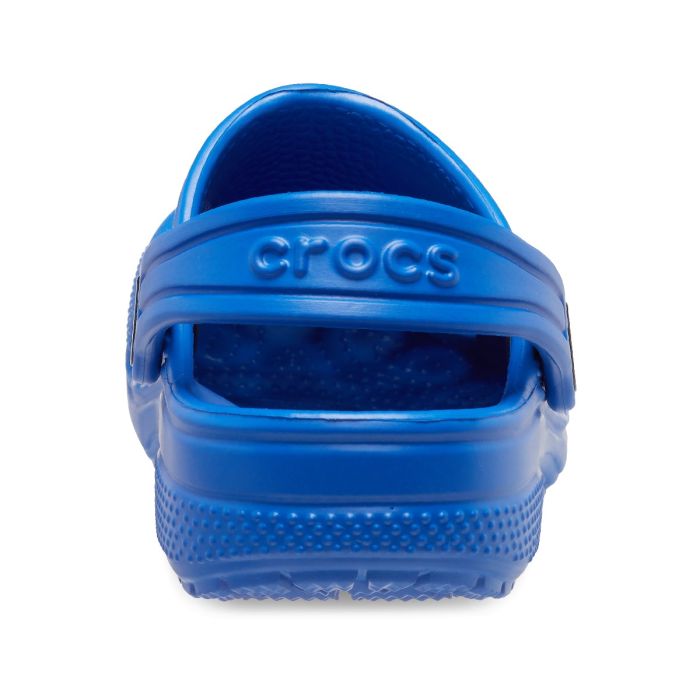 Το αυθεντικό Classic Clog της Crocs συνδυάζει εμβληματικό στιλ, ευελιξία και άνεση σε ένα σχέδιο που αγαπούν μικροί και μεγάλοι. Εύκολο στο φόρεμα και την αφαίρεση, αποτελεί την ιδανική επιλογή για την καθημερινότητα και όλες τις δραστηριότητες των παιδιών.