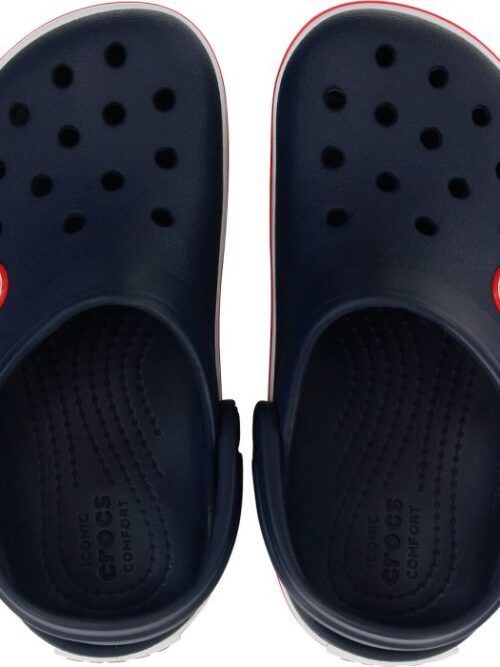 Τα Crocband Clog K – Navy/Red συνδυάζουν την εμβληματική άνεση των Crocs με μια αθλητική και δυναμική εμφάνιση, αποτελώντας ιδανική επιλογή για δραστήρια παιδιά.
